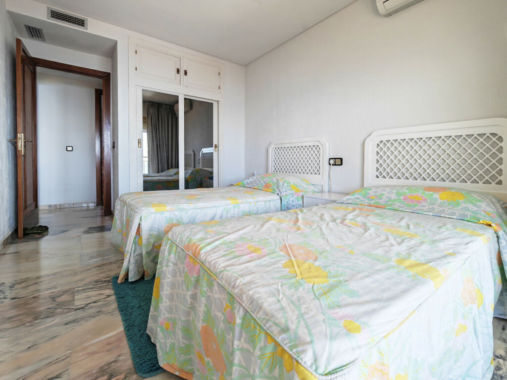 Middle Floor Apartment Los Boliches Málaga - image 20