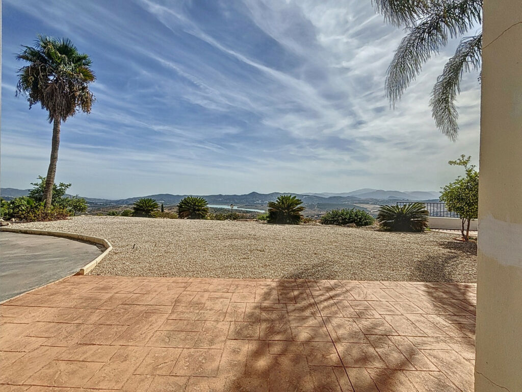 Detached Villa Periana Málaga - image 20