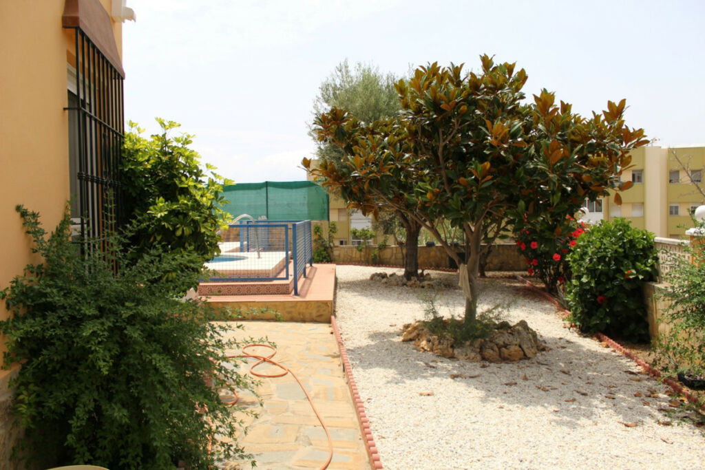 Detached Villa Benajarafe Málaga - image 21