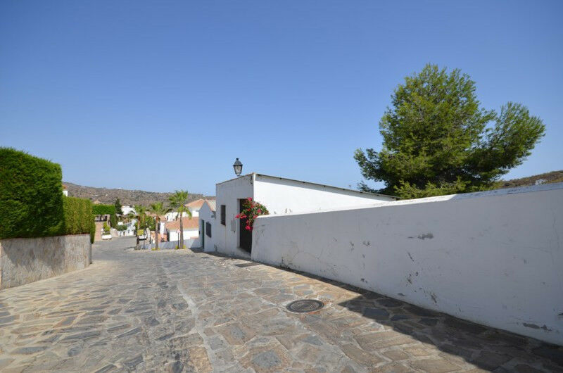Detached Villa Macharaviaya Málaga - image 21