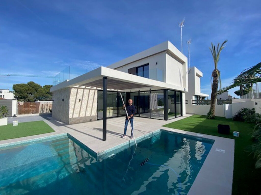 Detached Villa Lomas de Cabo Roig Alicante - image 21