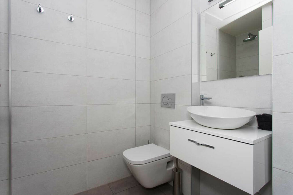 Middle Floor Apartment Villamartin Alicante - image 21