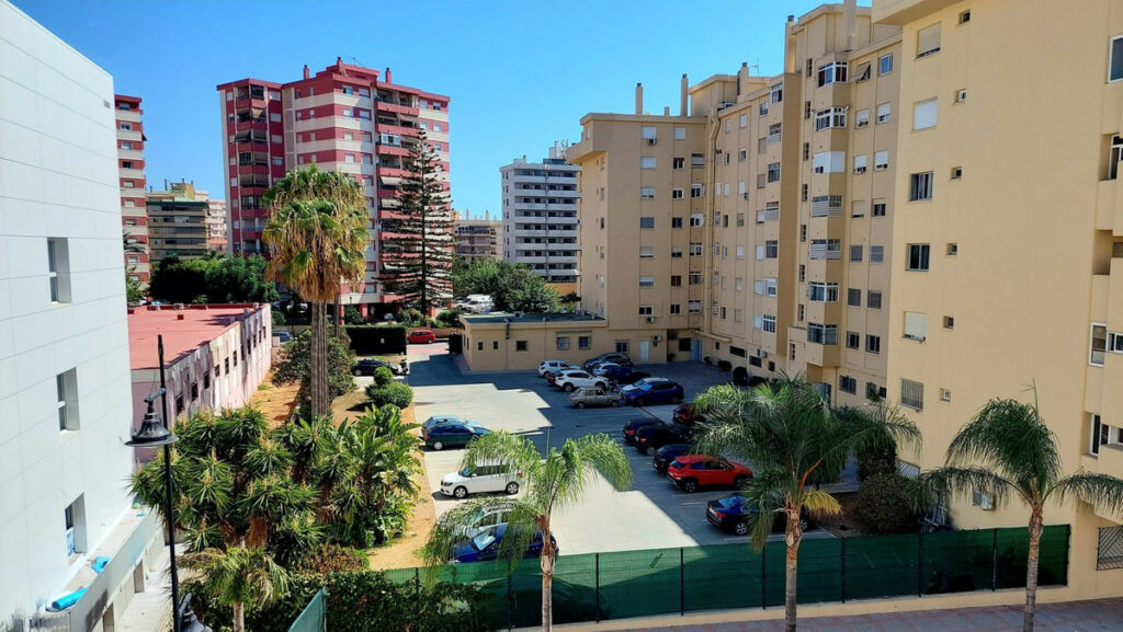Middle Floor Apartment Fuengirola Málaga - image 19