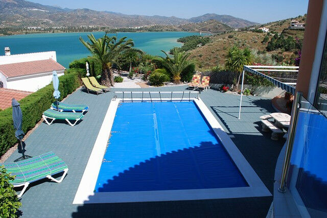 Detached Villa Viñuela Málaga - image 21