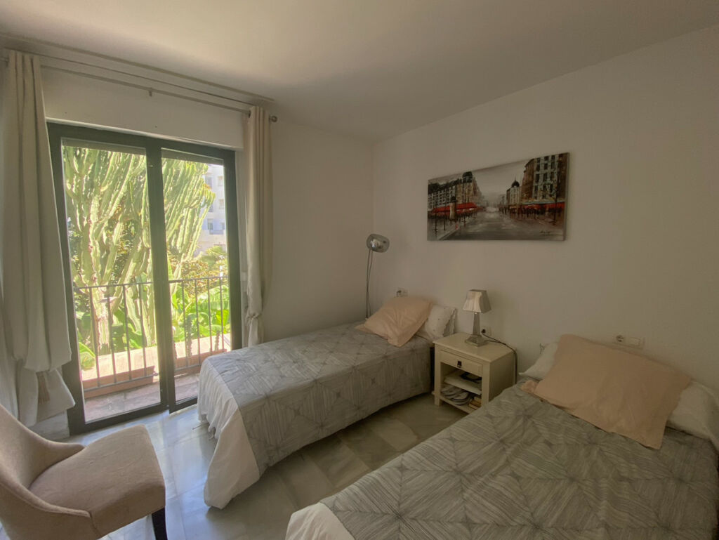 Middle Floor Apartment Puerto Banús Málaga - image 21