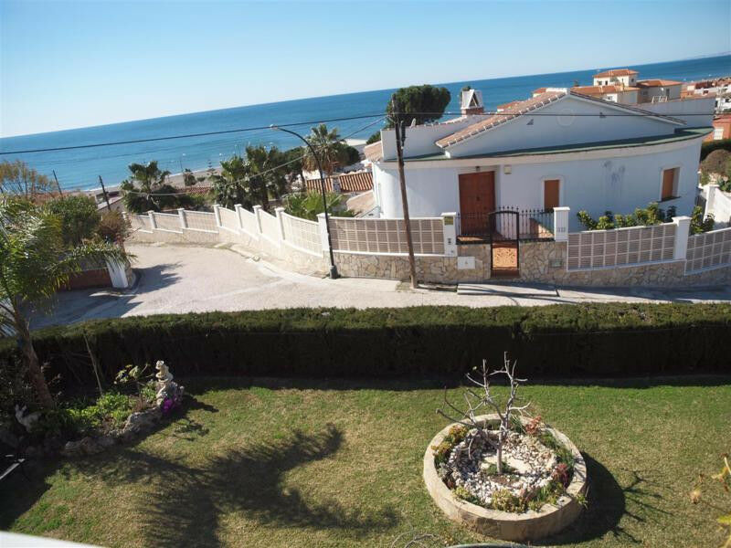 Detached Villa Benajarafe Málaga - image 22