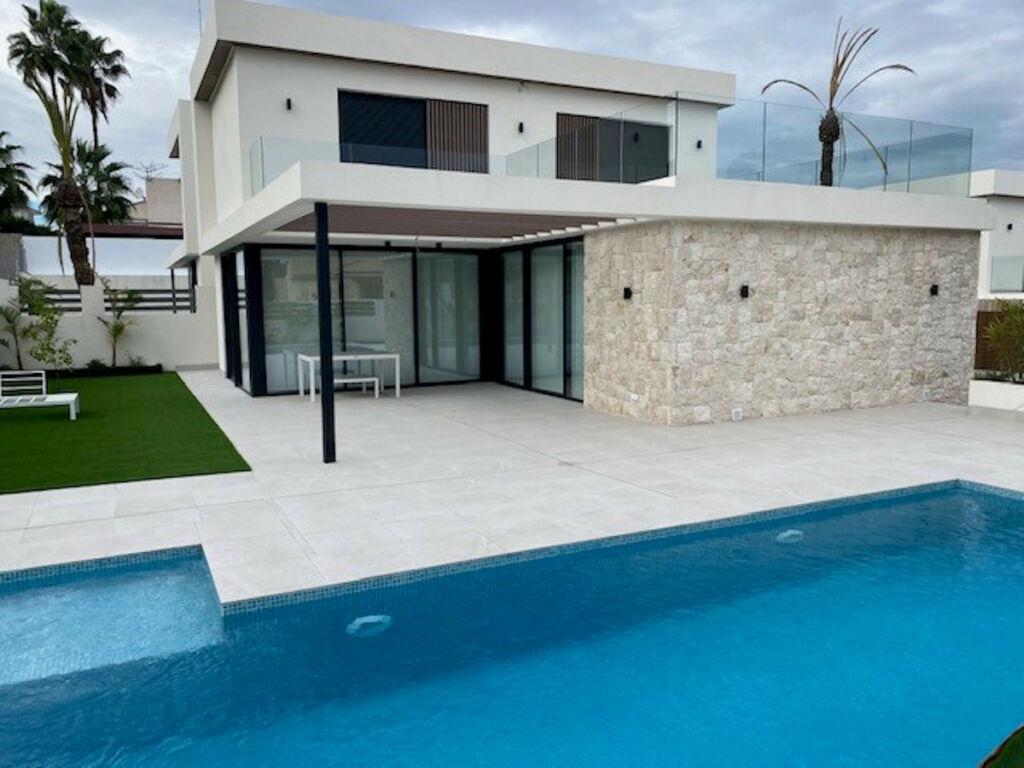 Detached Villa Lomas de Cabo Roig Alicante - image 22