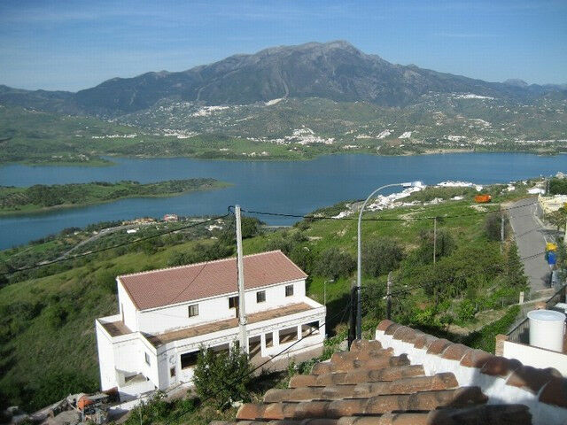 Detached Villa Viñuela Málaga - image 19