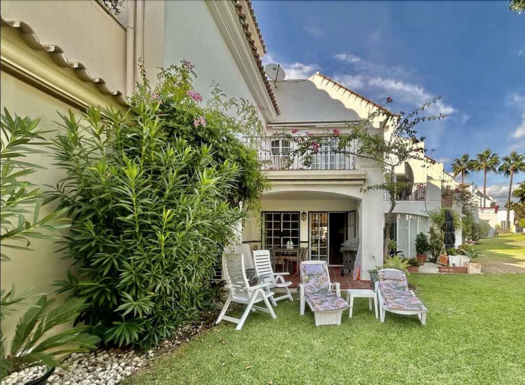 Townhouse New Golden Mile Málaga - image 22