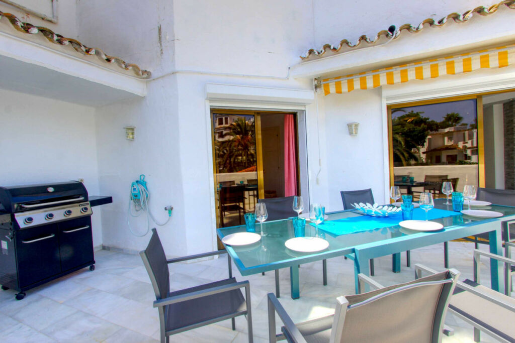 Middle Floor Apartment Elviria Málaga - image 7