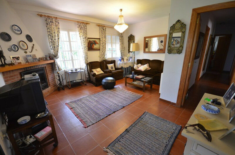 Detached Villa Macharaviaya Málaga - image 22