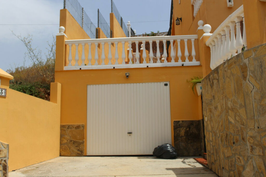 Detached Villa Benajarafe Málaga - image 22