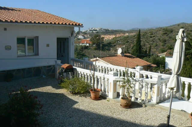 Detached Villa Benajarafe Málaga - image 22