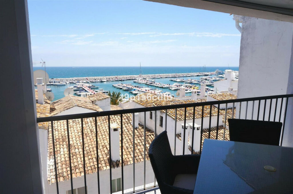 Middle Floor Apartment Puerto Banús Málaga - image 31