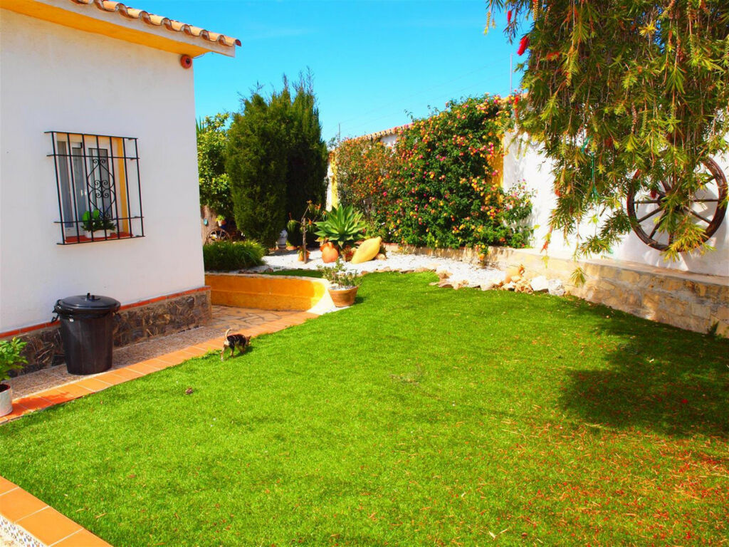 Detached Villa Benajarafe Málaga - image 23