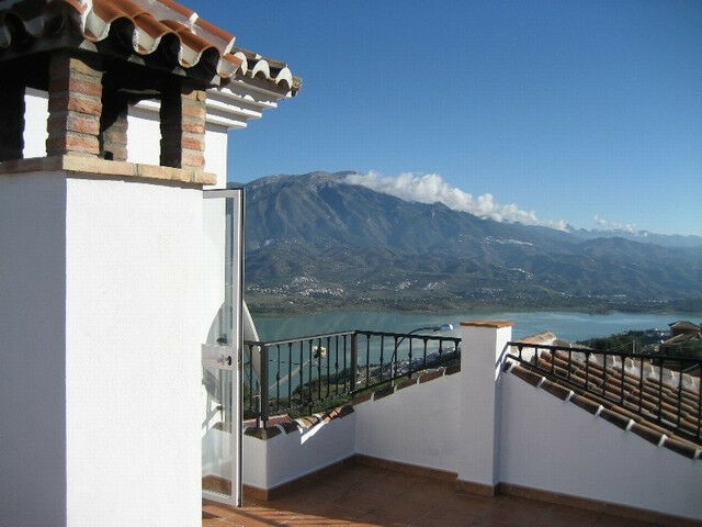 Detached Villa Viñuela Málaga - image 21