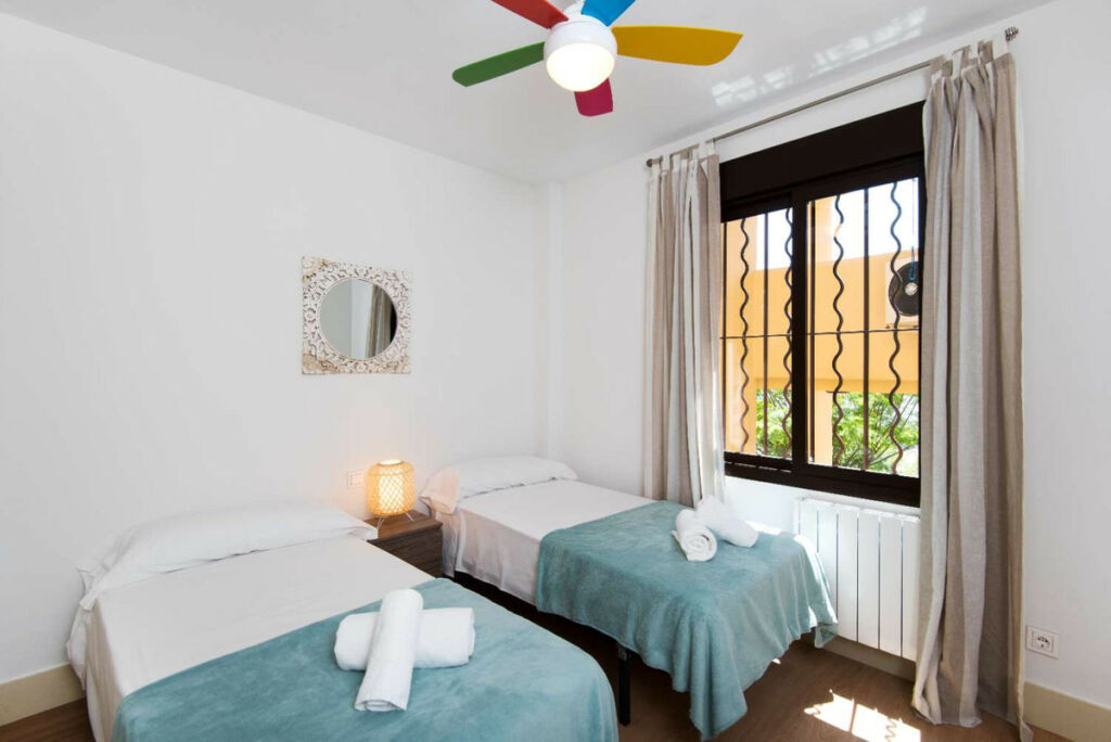 Middle Floor Apartment Benalmadena Málaga - image 23