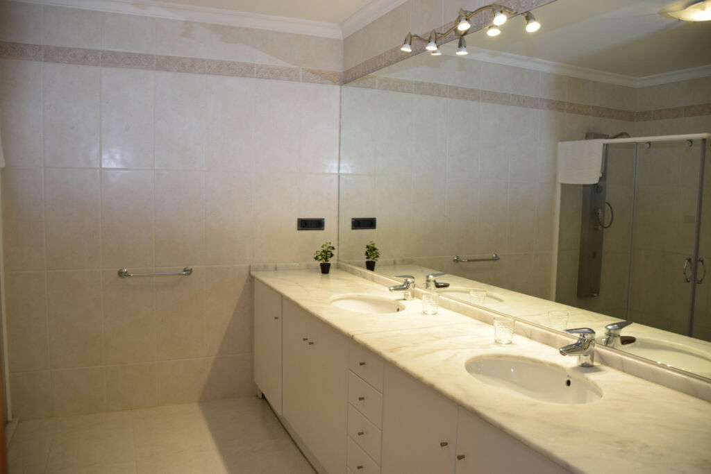 Ground Floor Apartment La Fustera Alicante - image 23
