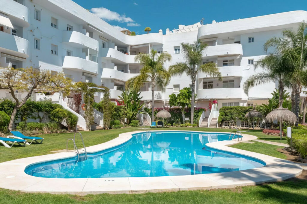 Ground Floor Apartment The Golden Mile Málaga - image 23