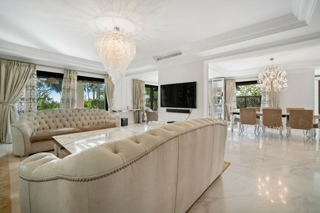 Detached Villa The Golden Mile Málaga - image 30