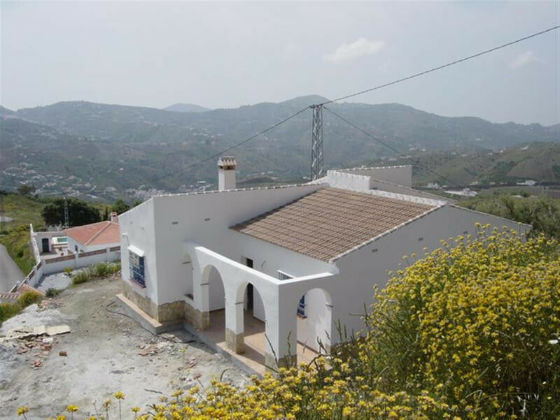 Detached Villa Canillas de Albaida Málaga