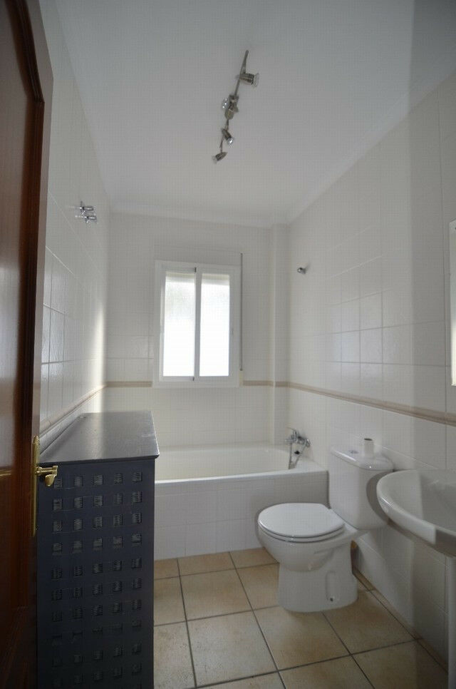 Detached Villa Viñuela Málaga - image 22