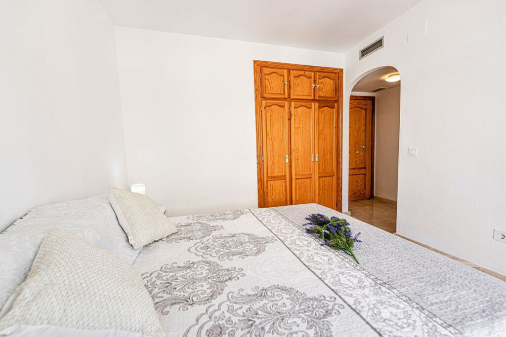 Middle Floor Apartment Estepona Málaga - image 24