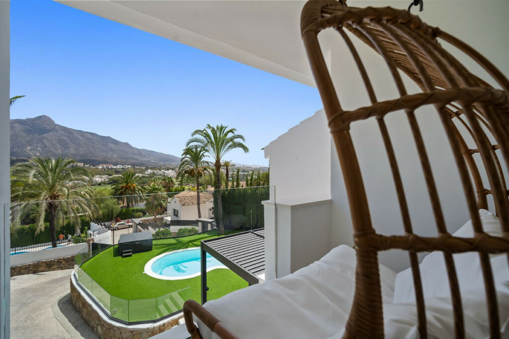 Detached Villa Nueva Andalucía Málaga - image 24