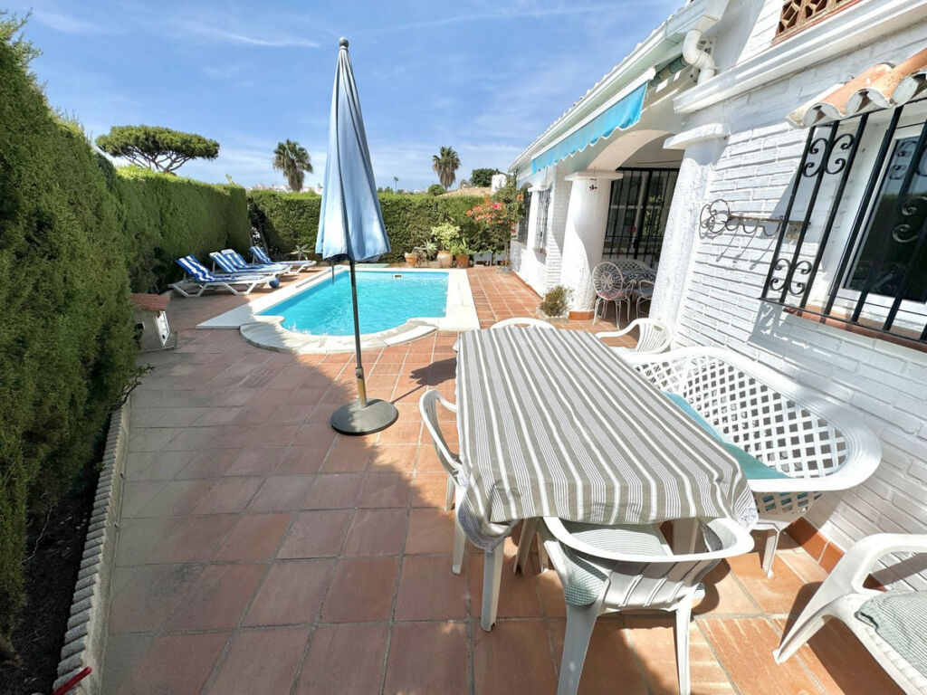 Detached Villa Calahonda Málaga - image 25