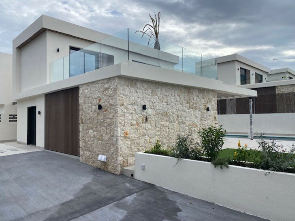 Detached Villa Lomas de Cabo Roig Alicante - image 25
