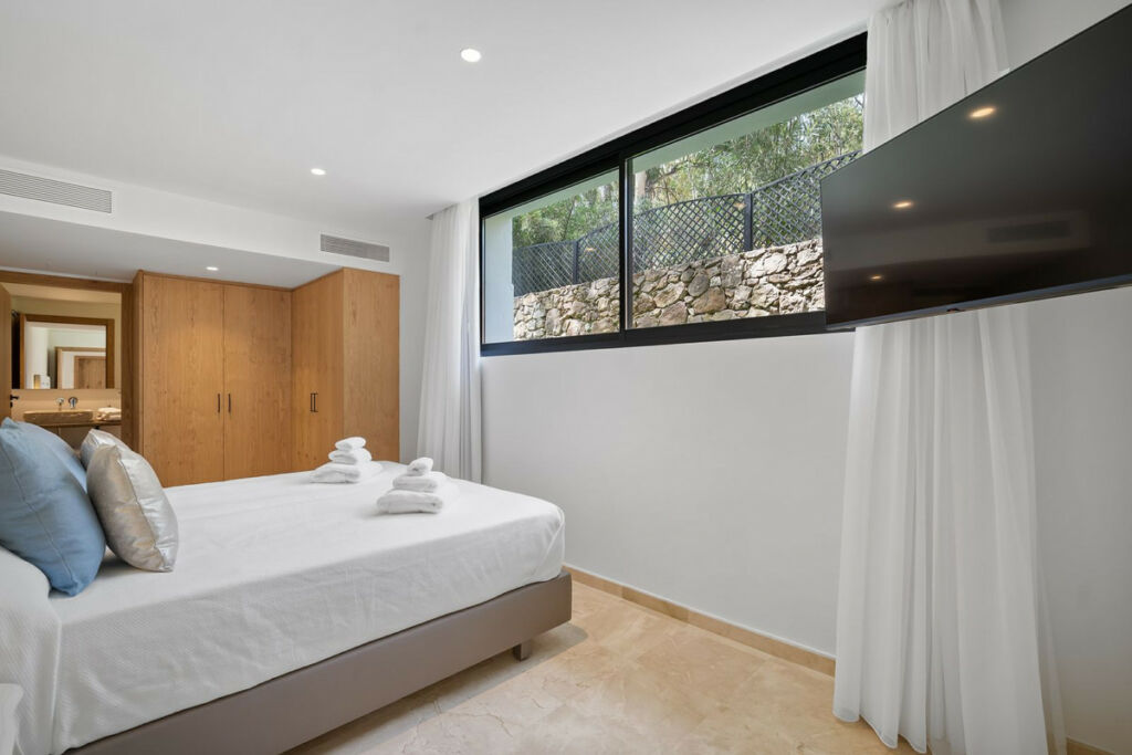 Detached Villa Nueva Andalucía Málaga - image 25