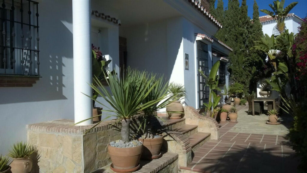 Detached Villa Benajarafe Málaga - image 25