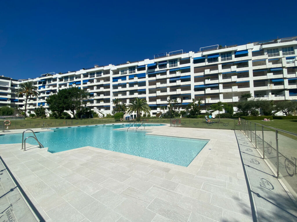 Middle Floor Apartment Puerto Banús Málaga - image 25