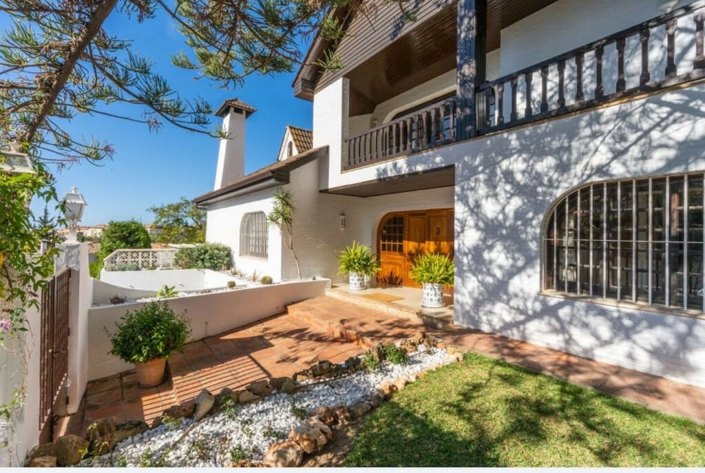 Detached Villa Marbella Málaga - image 26