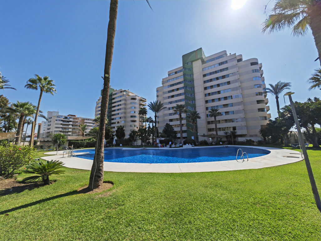 Middle Floor Apartment Los Boliches Málaga - image 26