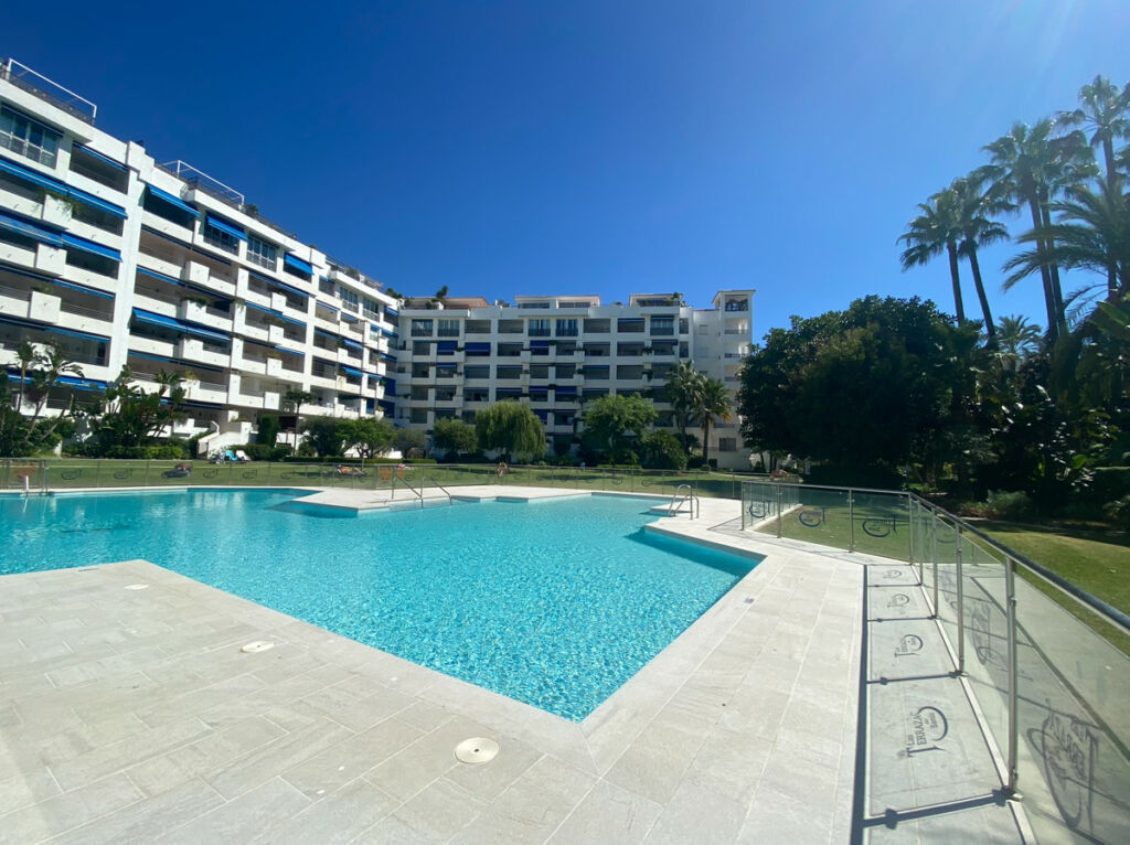 Middle Floor Apartment Puerto Banús Málaga - image 26