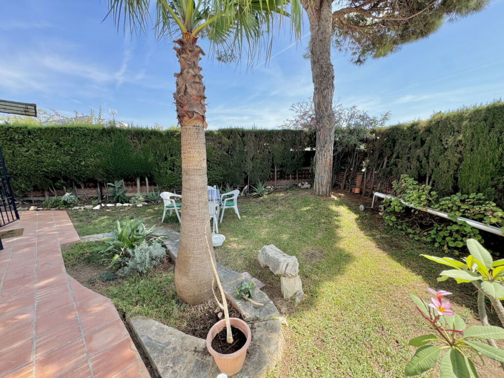 Detached Villa Calahonda Málaga - image 26