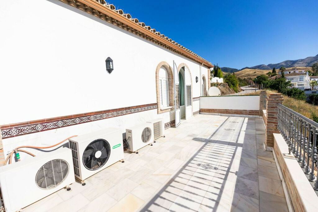 Detached Villa Mijas Málaga - image 26