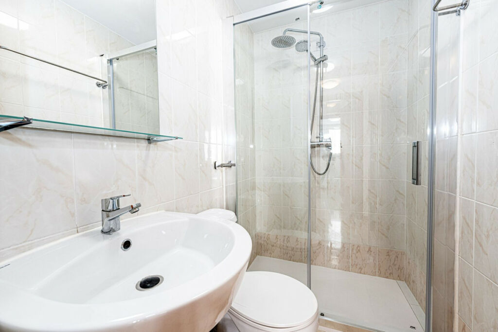 Middle Floor Apartment Estepona Málaga - image 26