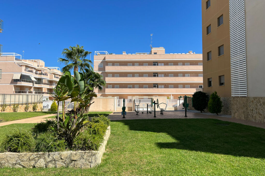 Penthouse Villamartin Alicante - image 26