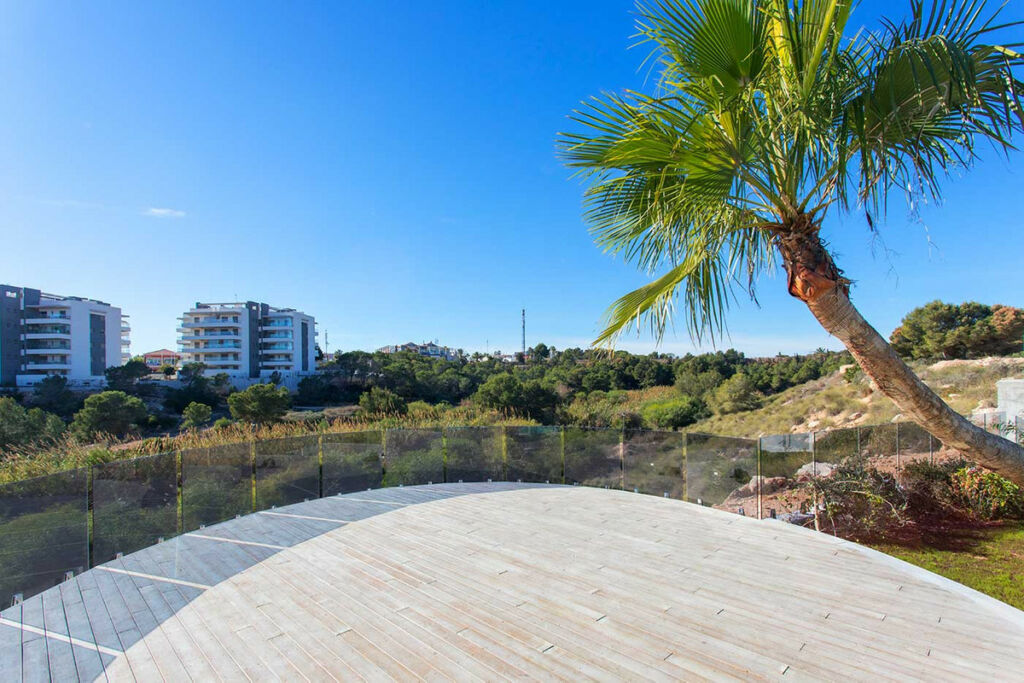 Middle Floor Apartment Villamartin Alicante - image 27