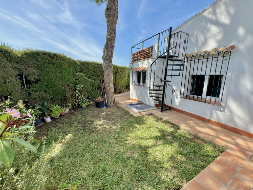 Detached Villa Calahonda Málaga - image 27