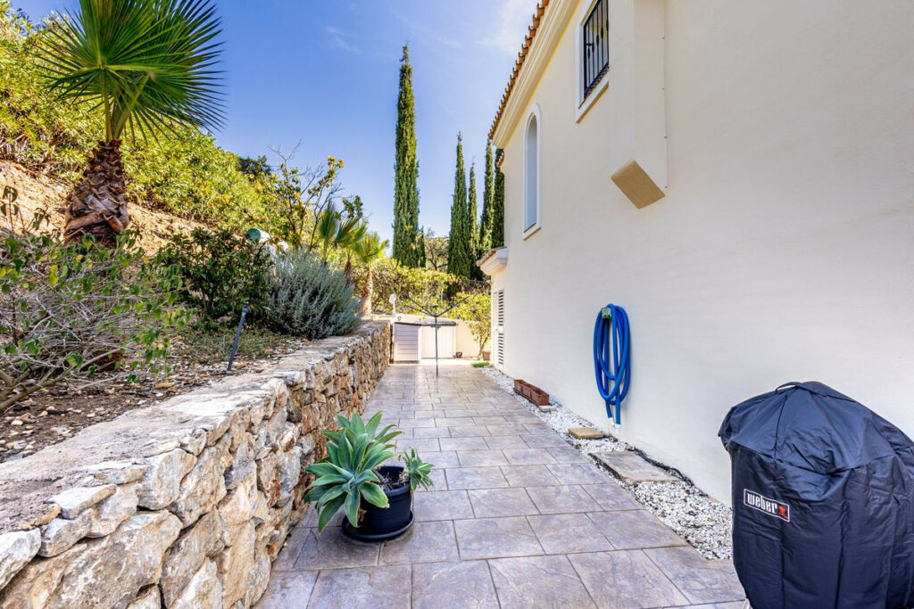 Detached Villa Alhaurin Golf Málaga - image 27
