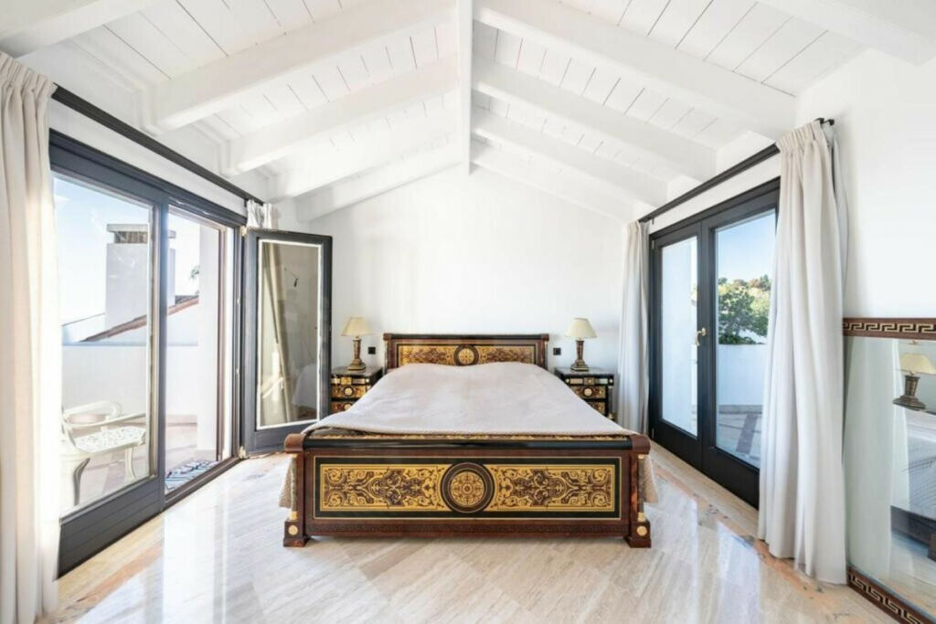 Penthouse Sierra Blanca Málaga - image 27