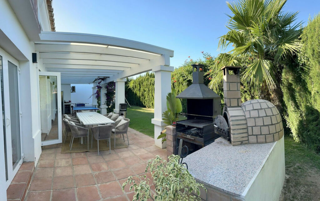Detached Villa Sotogrande Costa Cádiz - image 28