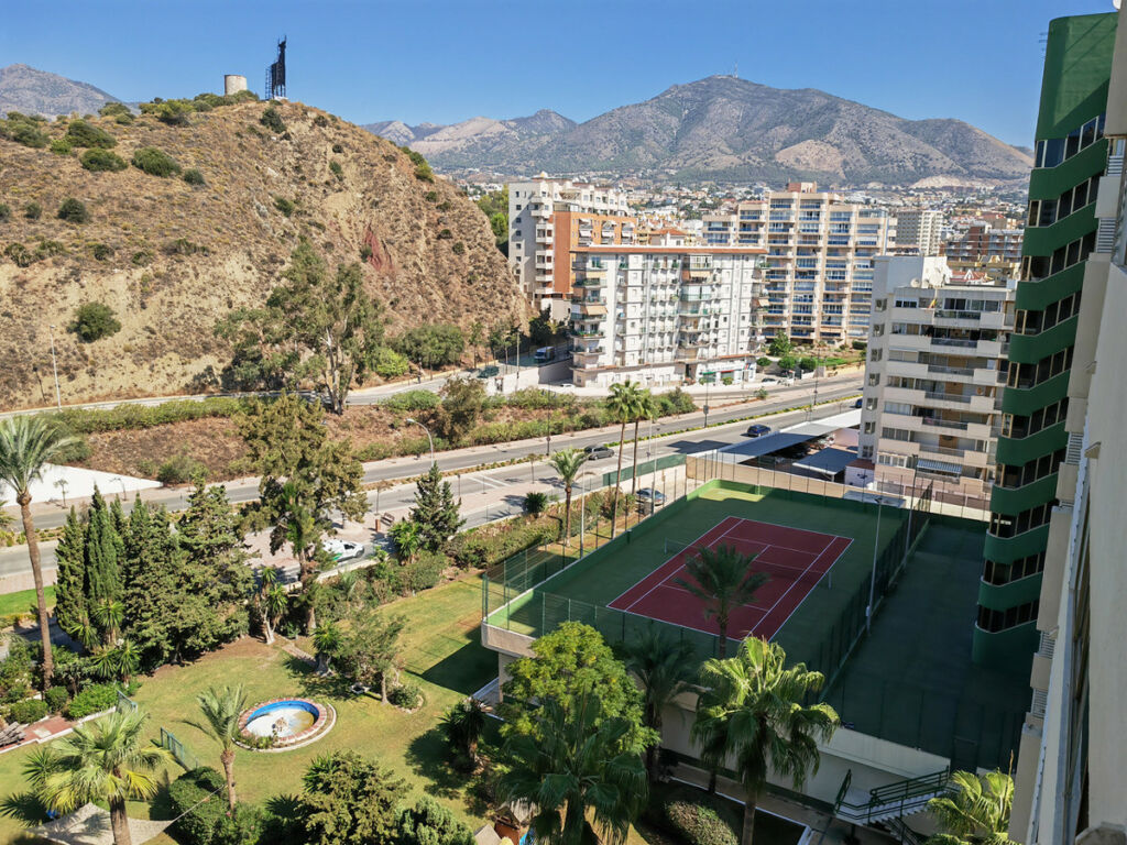 Middle Floor Apartment Los Boliches Málaga - image 28
