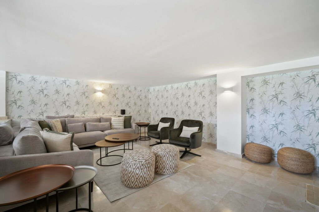 Detached Villa Nueva Andalucía Málaga - image 28