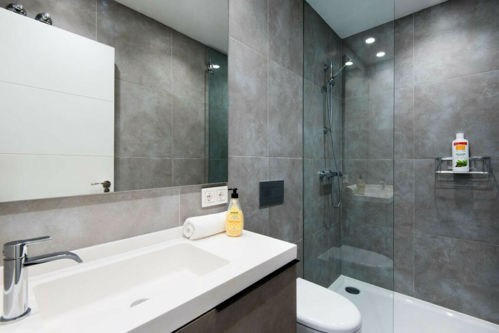Middle Floor Apartment Benalmadena Málaga - image 28