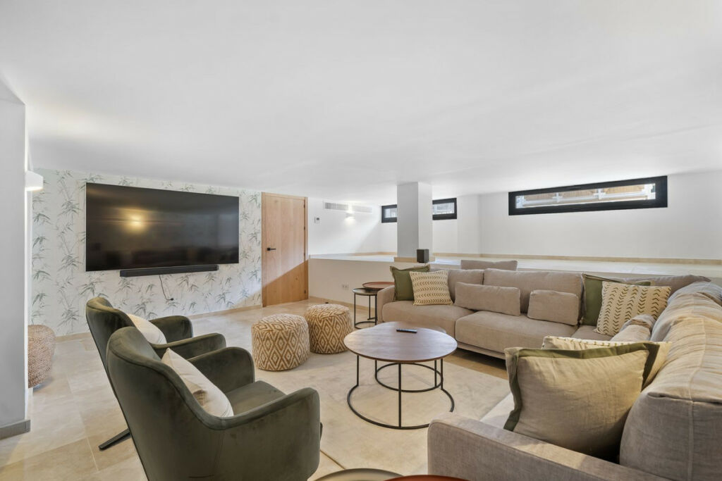 Detached Villa Nueva Andalucía Málaga - image 29