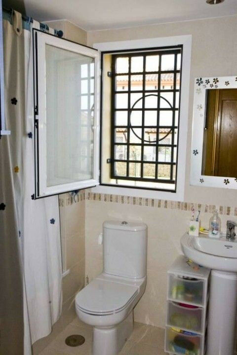 Middle Floor Apartment Caleta de Vélez Málaga - image 3